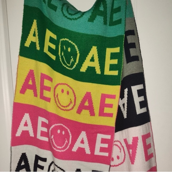 American Eagle Smily Scarf - Picture 3 of 4